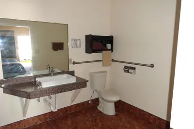 Photo 5 - Americas Best Value Inn Brownsville