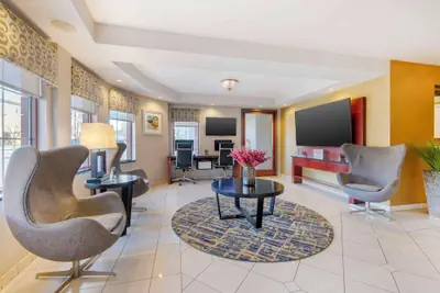 Photo 3 - Best Western on the Avenue