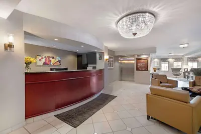 Photo 2 - Best Western on the Avenue