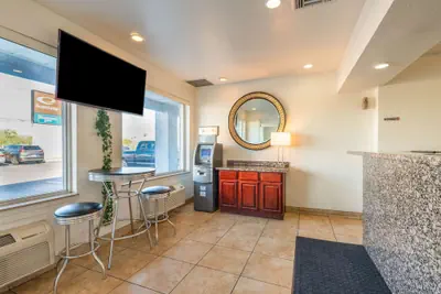 Photo 5 - Rodeway Inn Phoenix North I-17