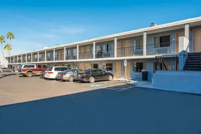 Photo 2 - Rodeway Inn Phoenix North I-17