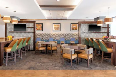 Photo 3 - Hampton Inn & Suites Madison / Downtown