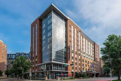 Photo 2 - Hampton Inn & Suites Madison / Downtown