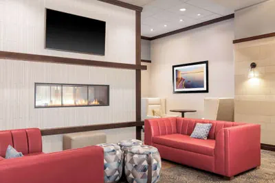 Photo 4 - Hampton Inn & Suites Madison / Downtown