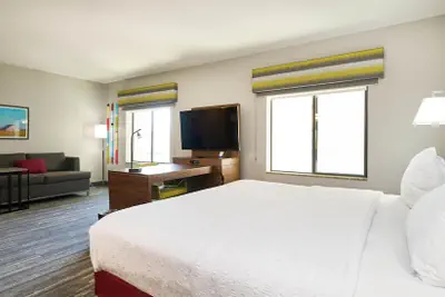 Photo 5 - Hampton Inn & Suites Salinas