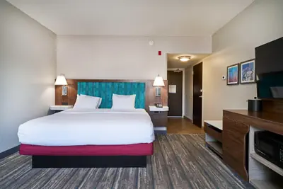 Photo 4 - Hampton Inn & Suites Salinas