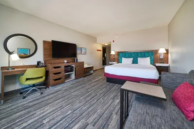 Photo 3 - Hampton Inn & Suites Salinas