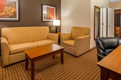 Photo 5 - Best Western Plus Easton Inn & Suites