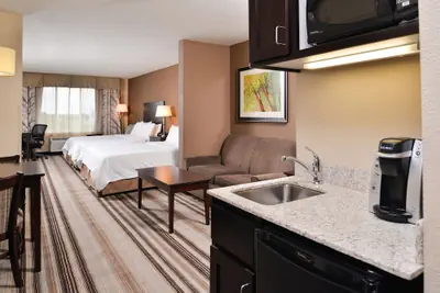 Photo 5 - Holiday Inn Express & Suites Emporia Northwest by IHG