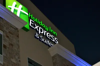 Photo 2 - Holiday Inn Express Hotel & Suites St. Joseph by IHG