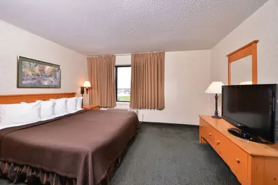Photo 4 - Kelly Inn & Suites Mitchell South Dakota