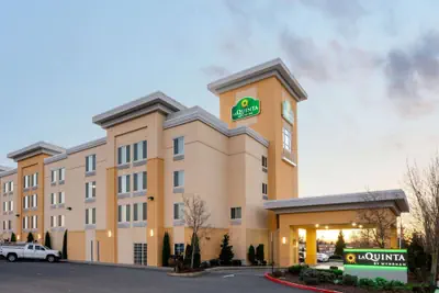Photo 2 - La Quinta Inn & Suites by Wyndham Bellingham