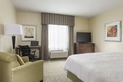 Photo 4 - Hampton Inn & Suites San Bernardino