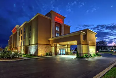 Photo 2 - Hampton Inn & Suites Clarksville