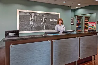 Photo 5 - Hampton Inn & Suites Clarksville