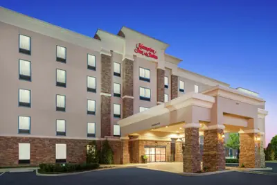 Photo 2 - Hampton Inn & Suites Roanoke Airport