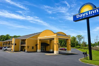 Photo 2 - Days Inn by Wyndham Scottsboro AL