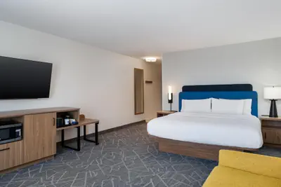 Photo 2 - Hampton Inn Detroit/Southgate