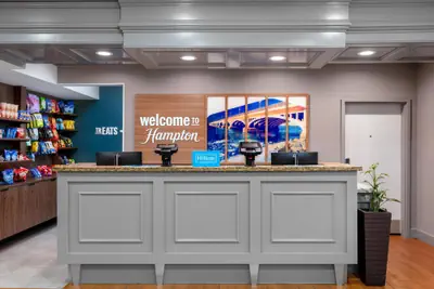 Photo 3 - Hampton Inn Detroit/Southgate