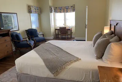 Photo 5 - Elm House Inn