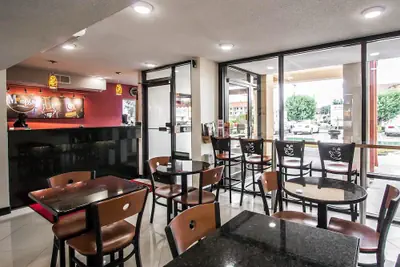 Photo 5 - Econo Lodge Inn & Suites Memphis East