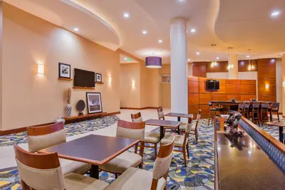 Photo 4 - Hampton Inn & Suites Downtown Owensboro/Waterfront