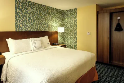 Photo 4 - Fairfield Inn & Suites Meridian