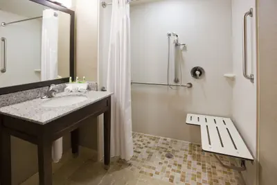 Photo 5 - Holiday Inn Express & Suites Willmar by IHG