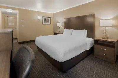 Photo 2 - Best Western Plus Chena River Lodge