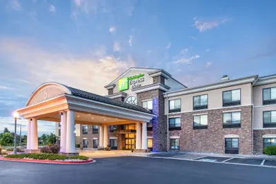 Photo 2 - Holiday Inn Express & Suites Colorado Springs First & Main by IHG
