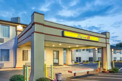 Photo 2 - Super 8 by Wyndham North Sioux City