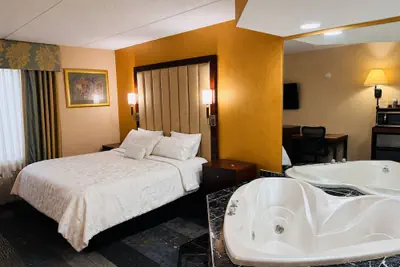 Photo 2 - Hotel M Mount Pocono