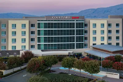 Photo 2 - Courtyard by Marriott San Jose North/Silicon Valley
