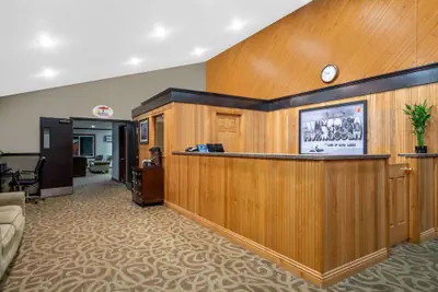 Photo 4 - Super 8 by Wyndham Glenwood