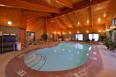 Photo 2 - Super 8 by Wyndham Glenwood