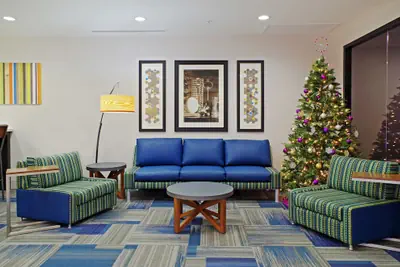 Photo 4 - Holiday Inn Express Hotel & Suites Phoenix North Scottsdale by IHG
