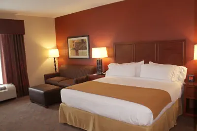 Photo 4 - Holiday Inn Express Hotel & Suites Paducah West by IHG