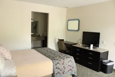 Photo 5 - American Travel Inn