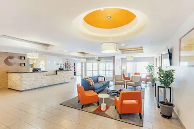 Photo 4 - Comfort Suites Denham Springs
