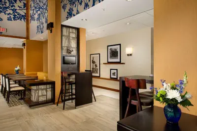 Photo 5 - Hampton Inn & Suites Washington DC North/Gaithersburg