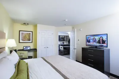 Photo 3 - Candlewood Suites New Braunfels by IHG