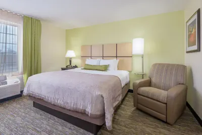 Photo 5 - Candlewood Suites Midwest City by IHG