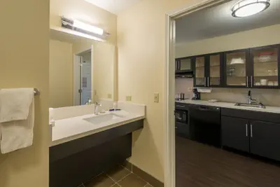 Photo 4 - Candlewood Suites Midwest City by IHG