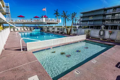 Photo 2 - Paradise Oceanfront Resort