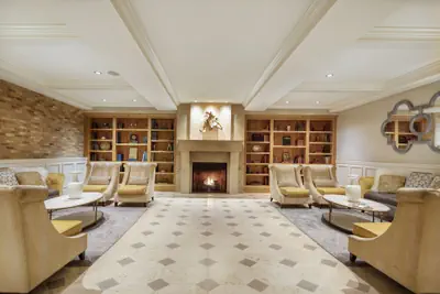 Photo 3 - Hotel Ballard