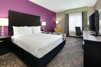 Photo 4 - La Quinta Inn & Suites by Wyndham Jourdanton - Pleasanton