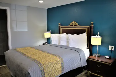 Photo 3 - HavenPointe Inn & Suites
