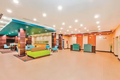 Photo 4 - La Quinta Inn & Suites by Wyndham Cotulla