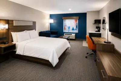 Photo 2 - Holiday Inn Express Kenedy by IHG