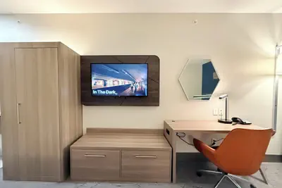 Photo 3 - Holiday Inn Express Kenedy by IHG